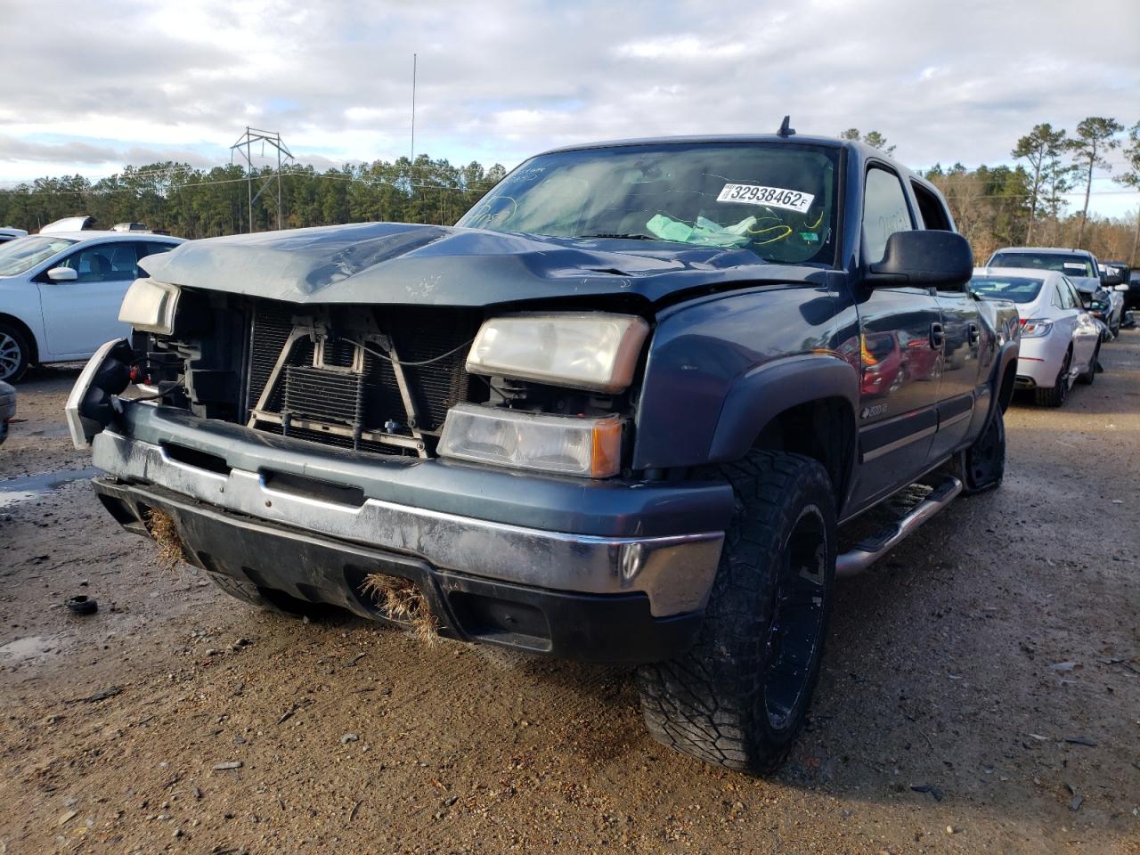 Photo 2 from auction – 2006 CHEVROLET SILVERADO with VIN 1GCGC13U26F240652