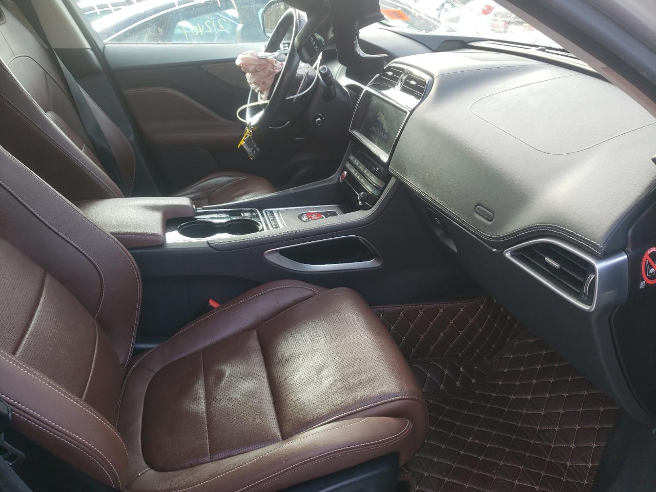 Photo 5 from auction – 2017 JAGUAR F-PACE S with VIN SADCM2BV6HA057335