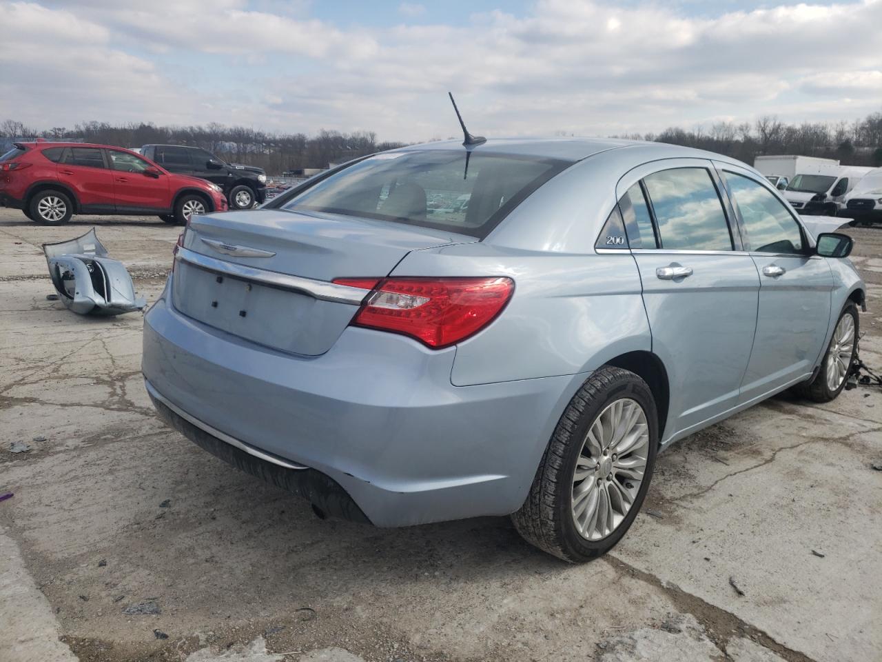 Photo 4 from auction – 2012 CHRYSLER 200 LIMITE with VIN 1C3CCBCB7CN148199