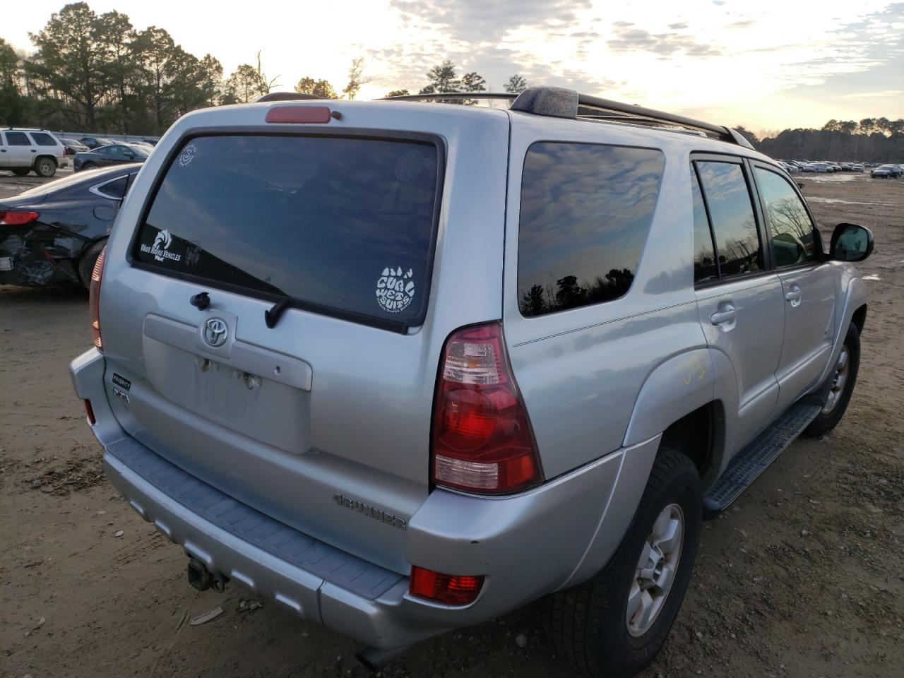 Photo 4 from auction – 2003 TOYOTA 4RUNNER SR with VIN JTEZU14RX38007811