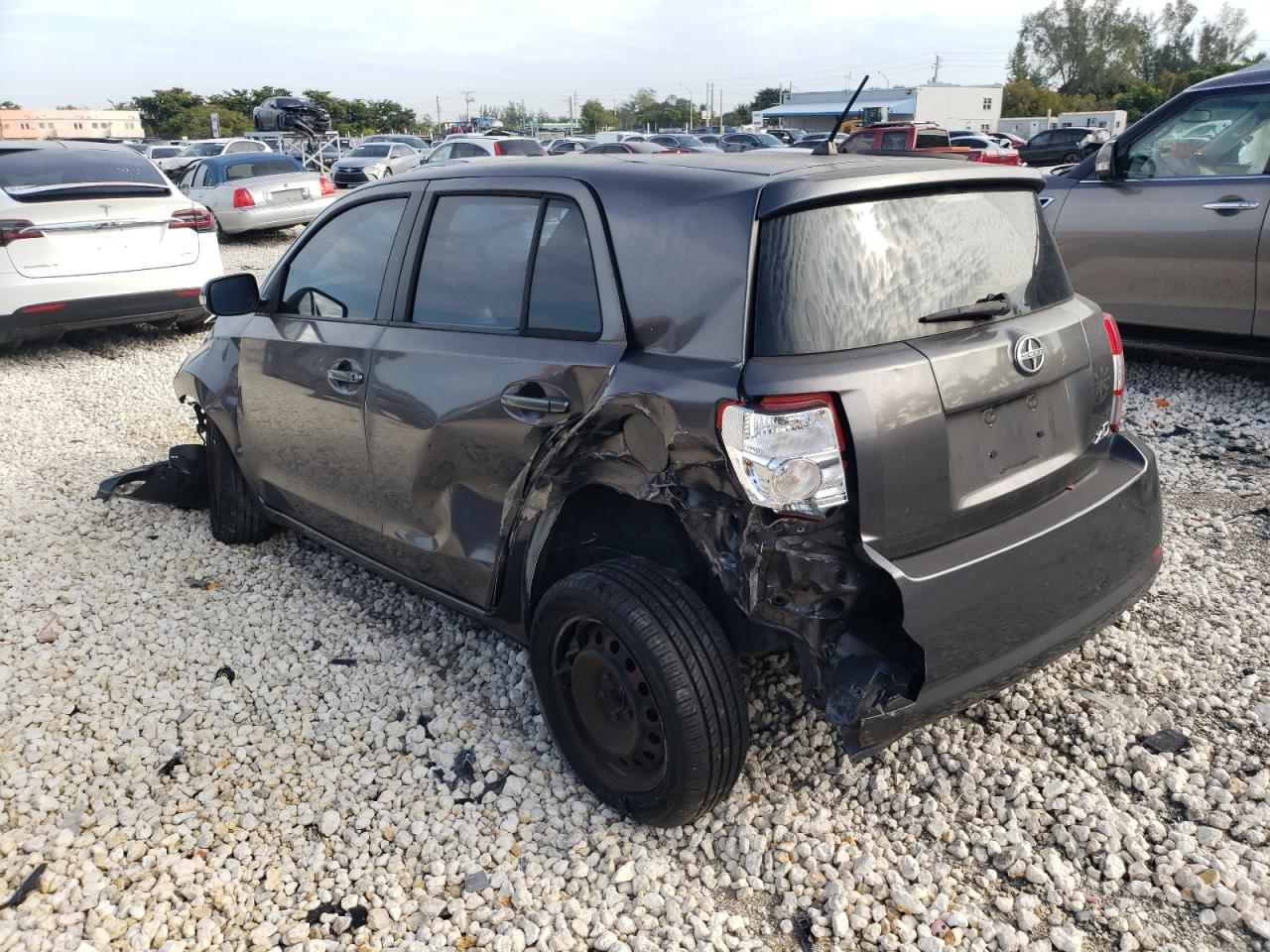 Photo 3 from auction – 2010 TOYOTA SCION XD with VIN JTKKU4B42A1003569