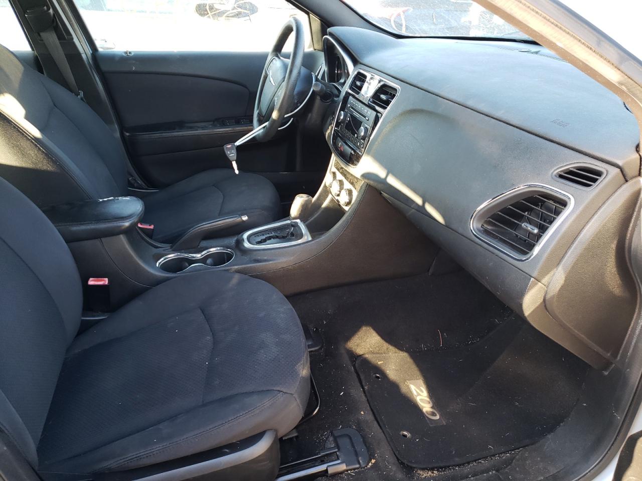 Photo 5 from auction – 2012 CHRYSLER 200 LX with VIN 1C3CCBAB3CN320540