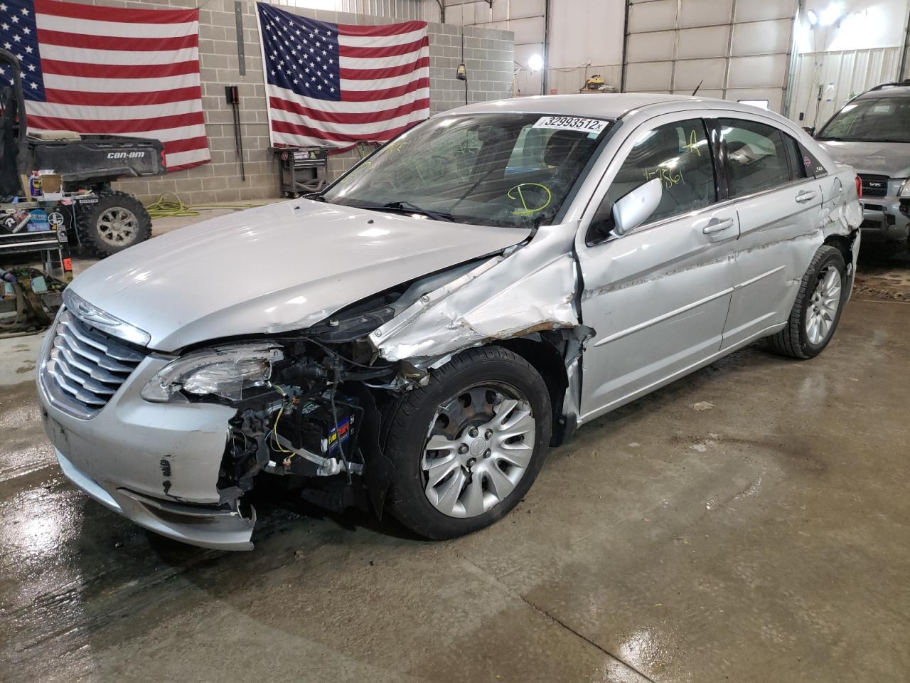 Фото 2 с аукциона – 2012 CHRYSLER 200 LX с VIN 1C3CCBABXCN191356