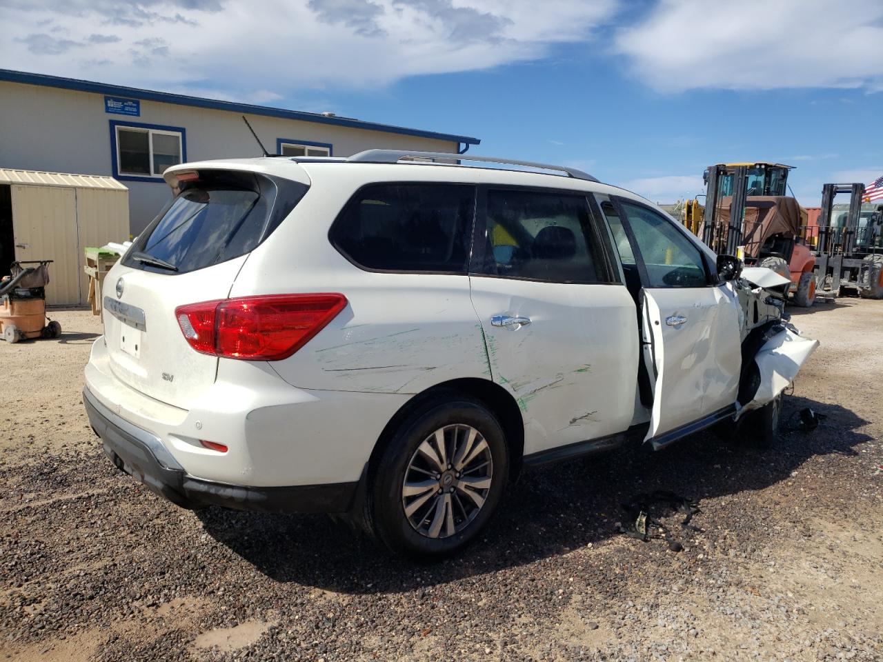 Photo 4 from auction – 2018 NISSAN PATHFINDER with VIN 5N1DR2MN9JC648120