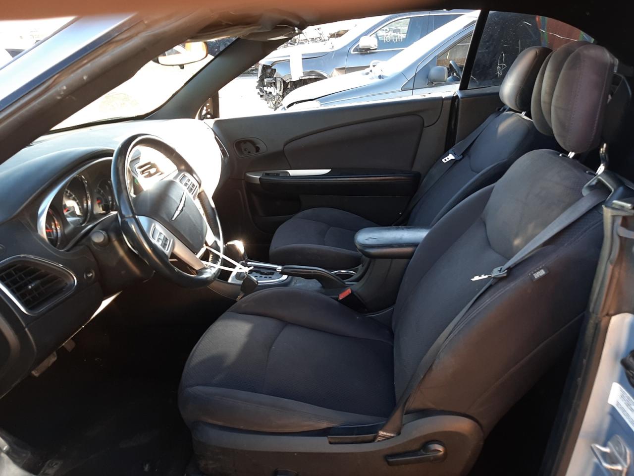 Photo 5 from auction – 2012 CHRYSLER 200 TOURIN with VIN 1C3BCBEG5CN281533