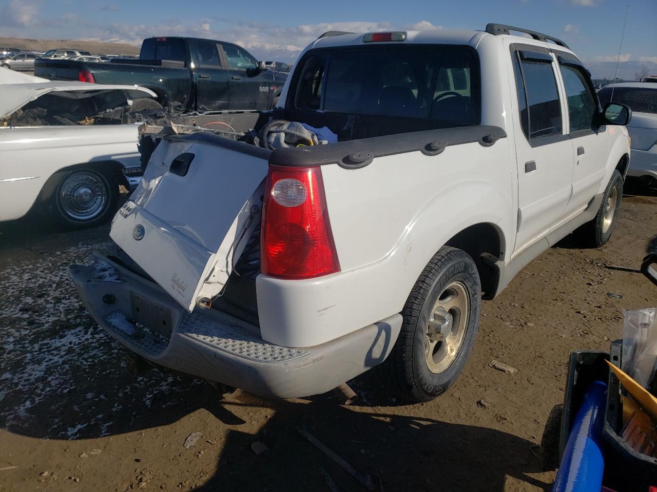 Photo 4 from auction – 2003 FORD EXPLORER S with VIN 1FMZU77E53UC59047