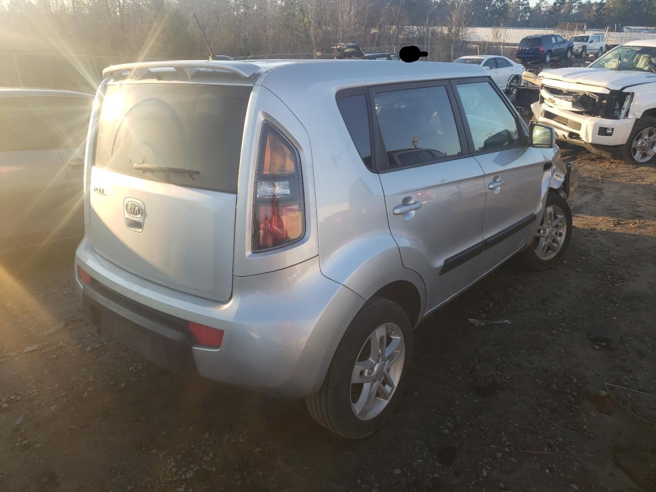 Photo 4 from auction – 2017 KIA SOUL with VIN KNDJN2A25H7411544