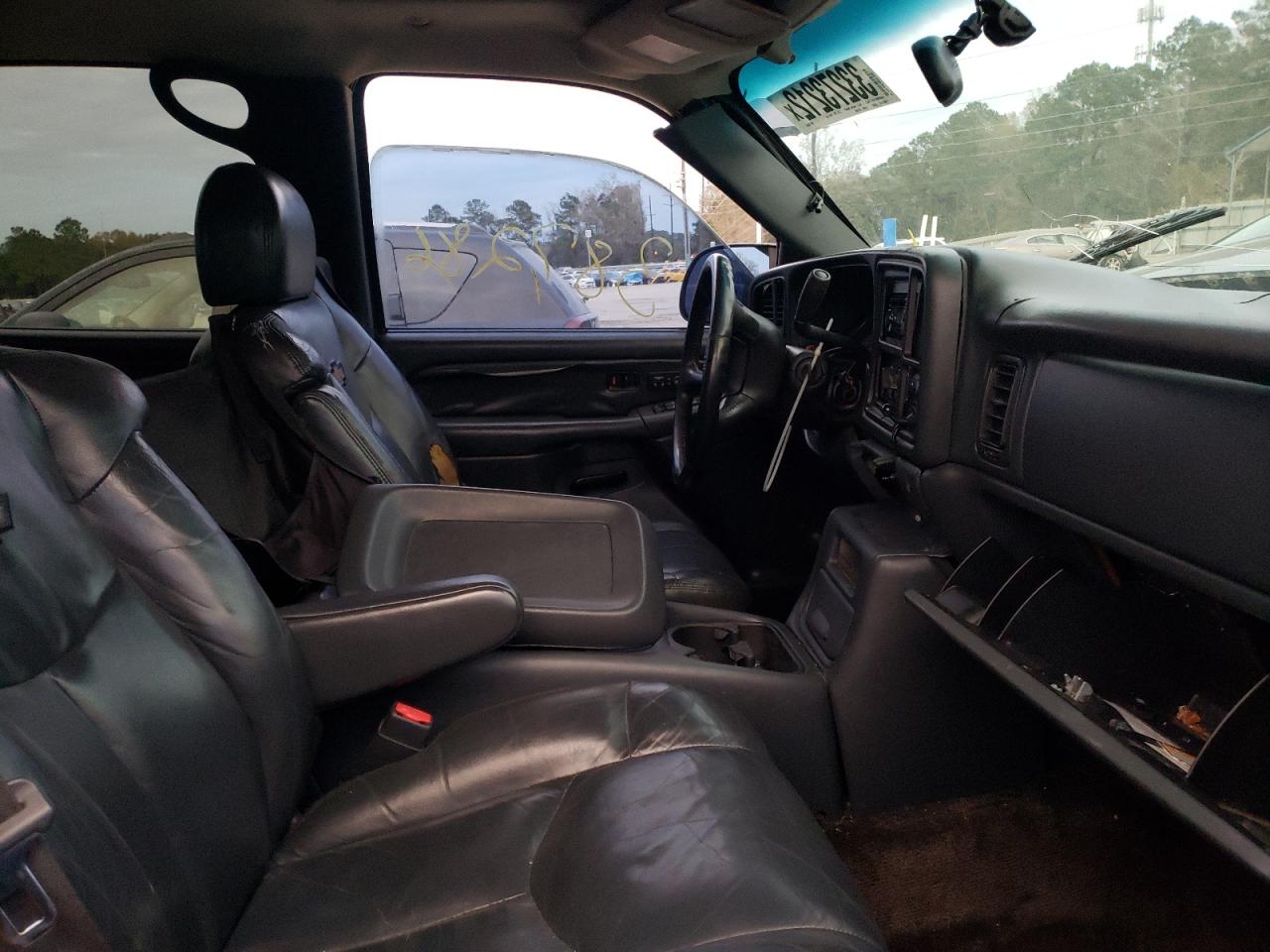 Photo 5 from auction – 2002 CHEVROLET AVALANCHE with VIN 3GNEK13T62G323650