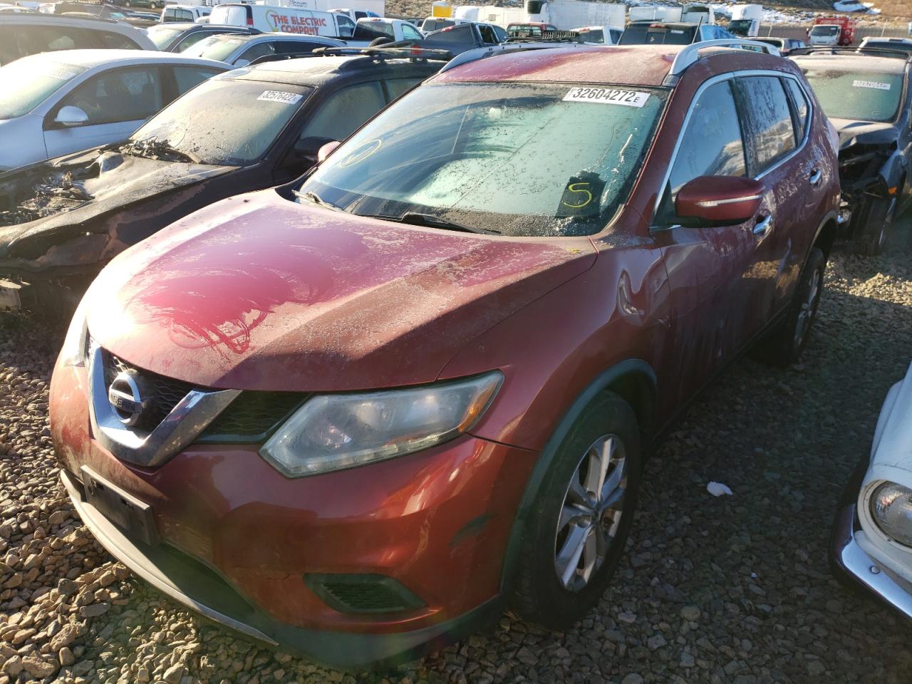 Photo 2 from auction – 2015 NISSAN ROGUE S with VIN KNMAT2MVXFP561870