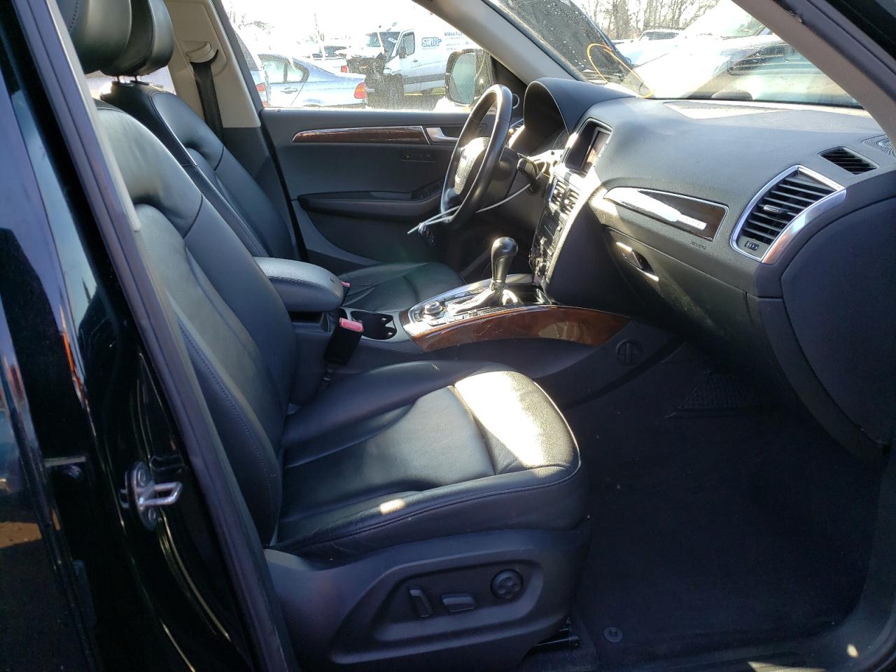 Photo 5 from auction – 2012 AUDI Q5 PREMIUM with VIN WA1DKAFPXCA069969