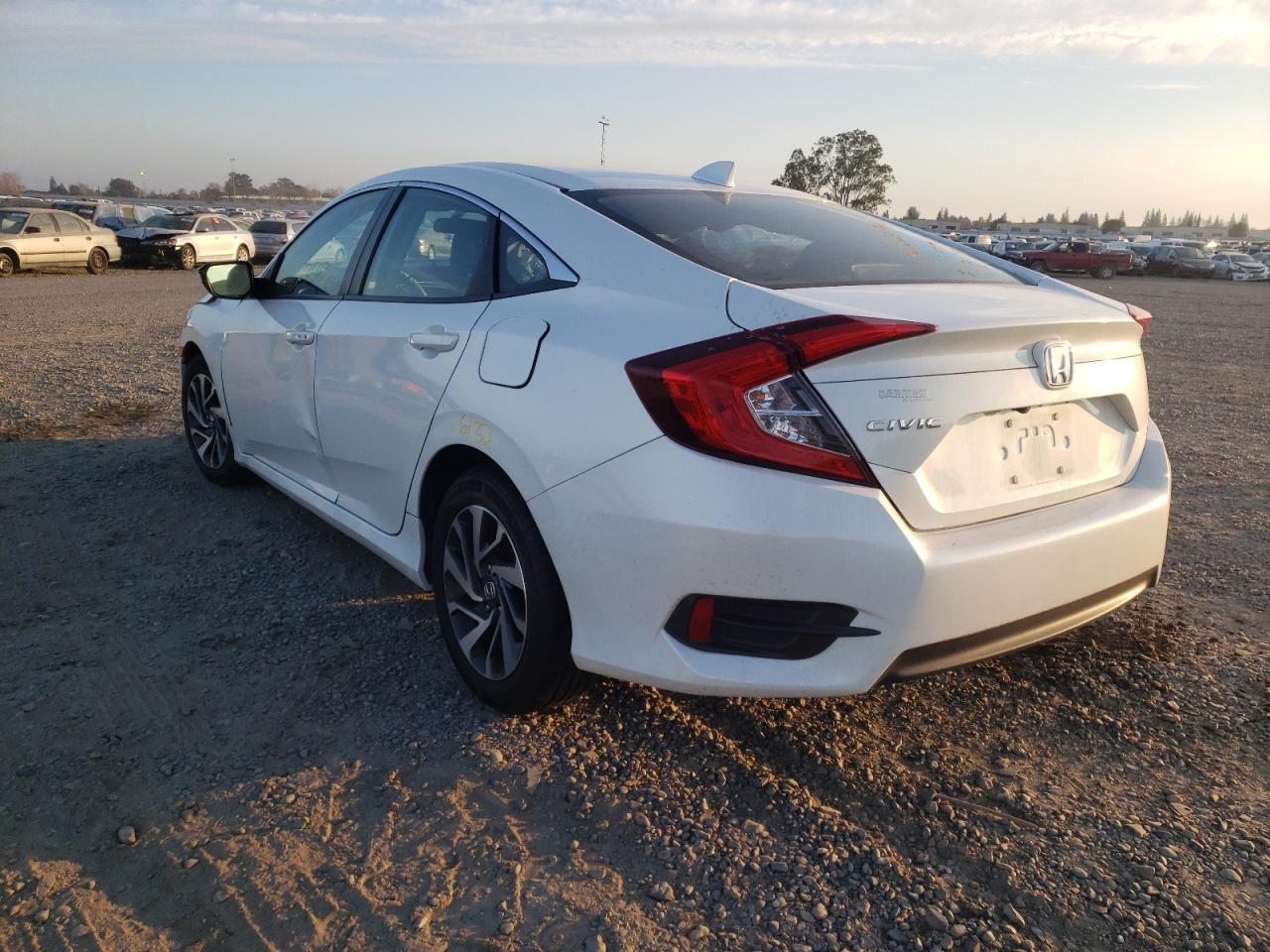 Photo 3 from auction – 2017 HONDA CIVIC EX with VIN 19XFC2F70HE205533
