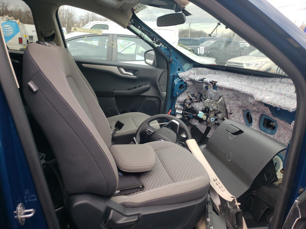 Photo 5 from auction – 2020 FORD ESCAPE SE with VIN 1FMCU9G69LUA95084