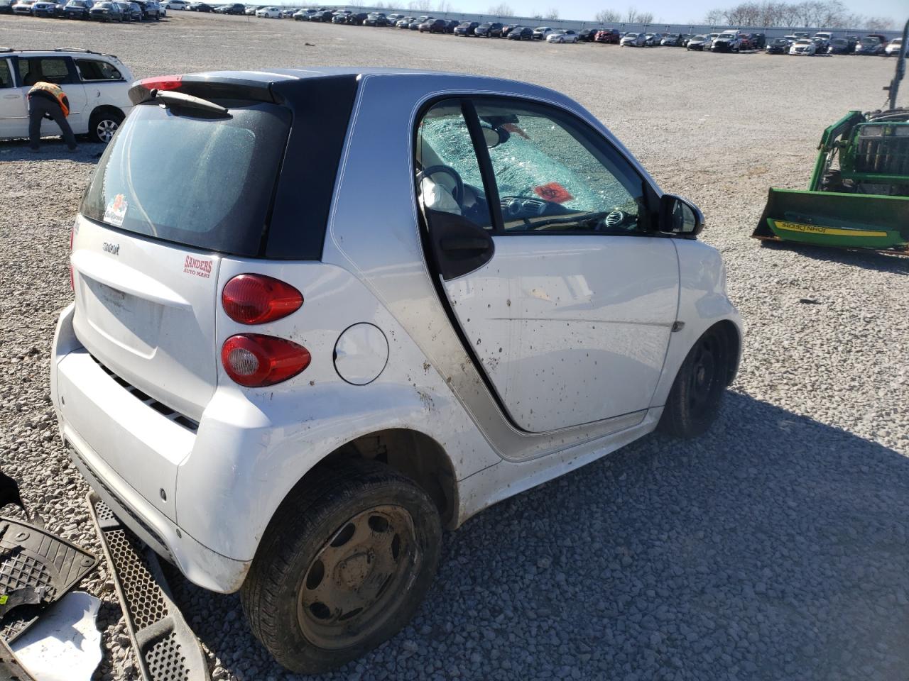 Photo 4 from auction – 2015 SMART FORTWO PUR with VIN WMEEJ3BA9FK817718