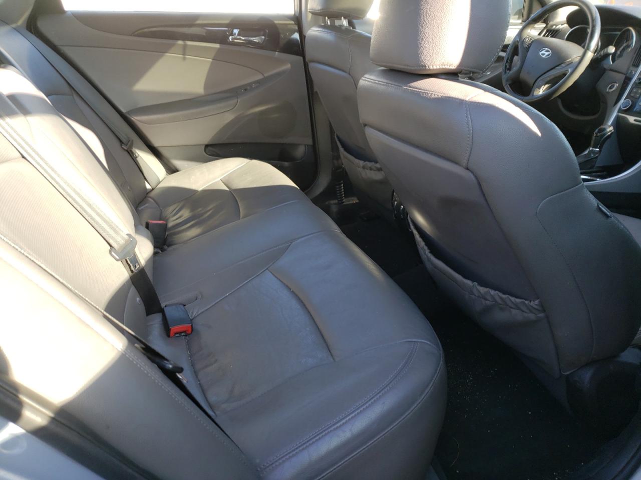 Photo 6 from auction – 2012 HYUNDAI SONATA SE with VIN 5NPEC4AC7CH350519