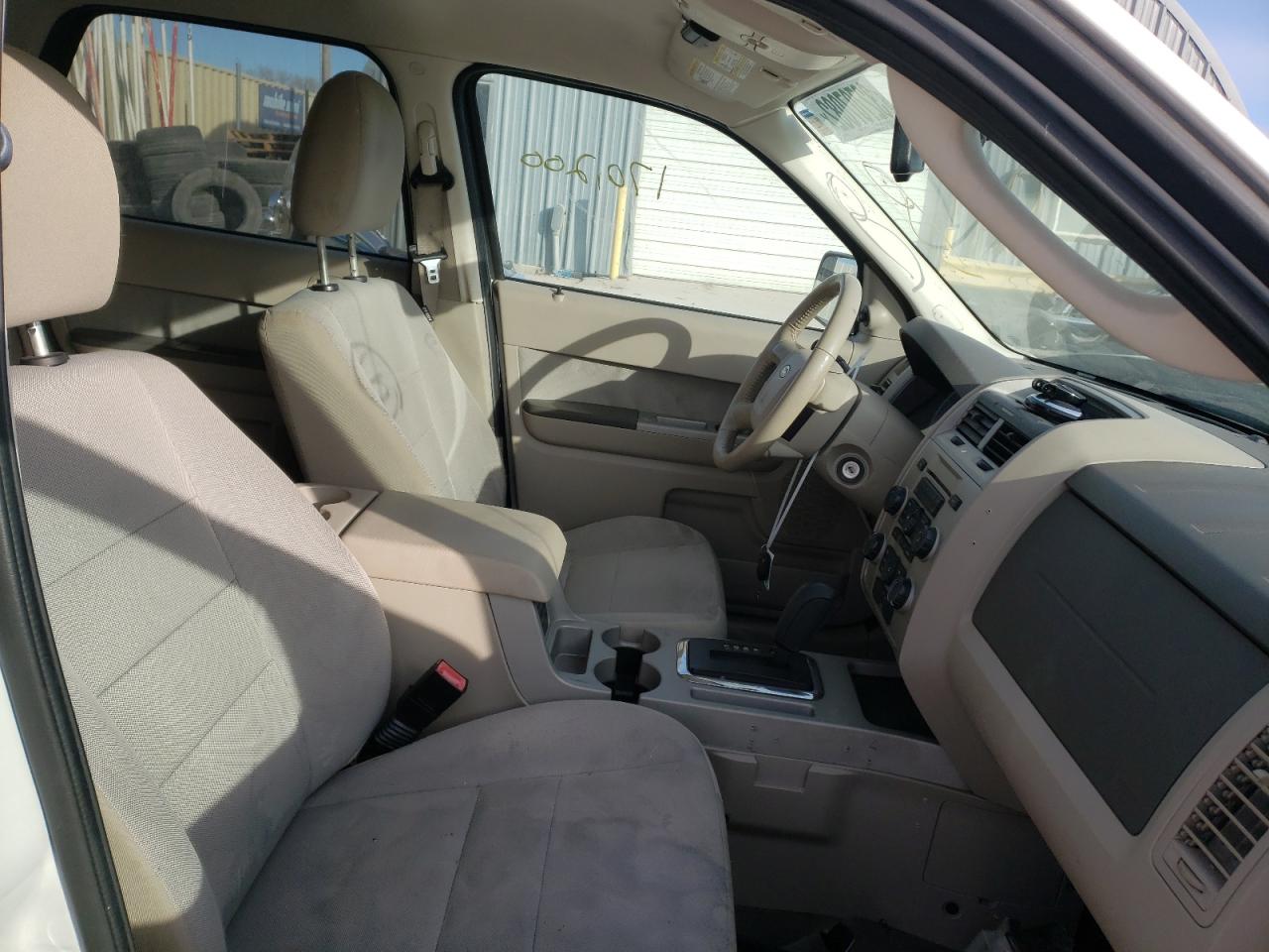 Photo 5 from auction – 2011 FORD ESCAPE XLT with VIN 1FMCU0DG7BKA33895