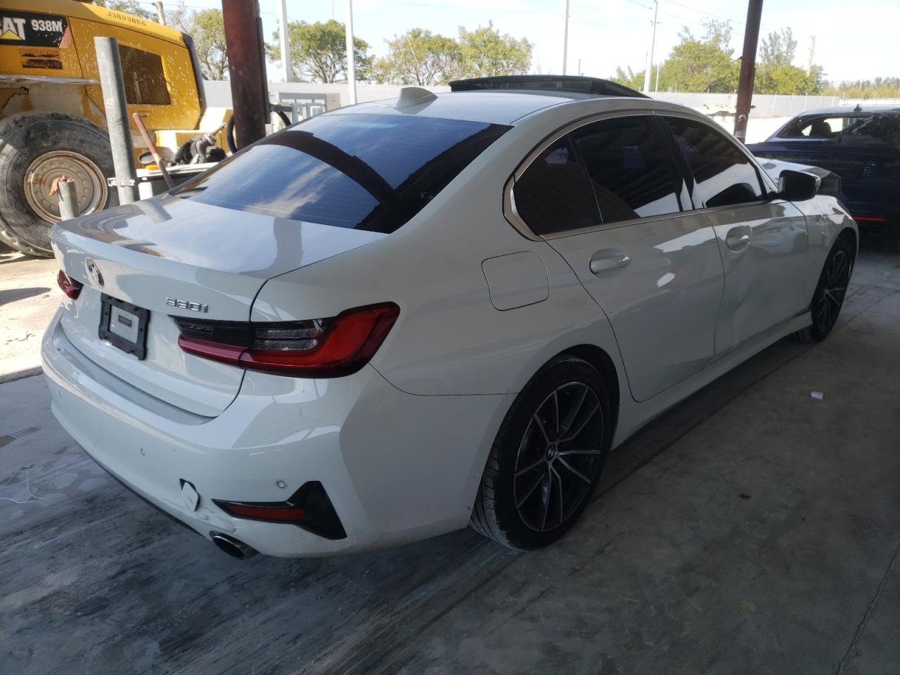 Photo 4 from auction – 2020 BMW 330I with VIN 3MW5R1J00L8B31128