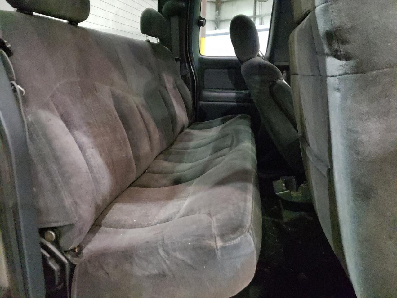 Photo 6 from auction – 2000 CHEVROLET SILVERADO with VIN 1GCEK19T9YE349689