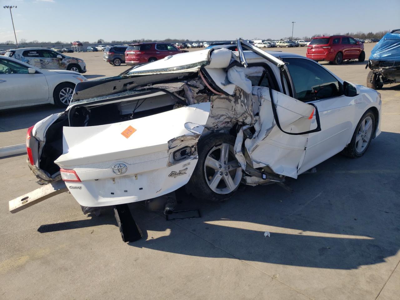 Photo 4 from auction – 2014 TOYOTA CAMRY L with VIN 4T1BF1FK5EU849915