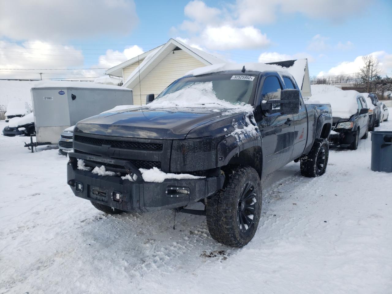 Photo 2 from auction – 2011 CHEVROLET SILVERADO with VIN 1GCRKSE38BZ340267