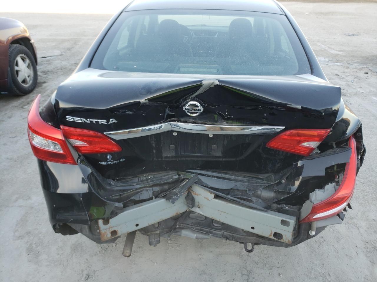 Photo 9 from auction – 2017 NISSAN SENTRA S with VIN 3N1AB7AP6HY395535