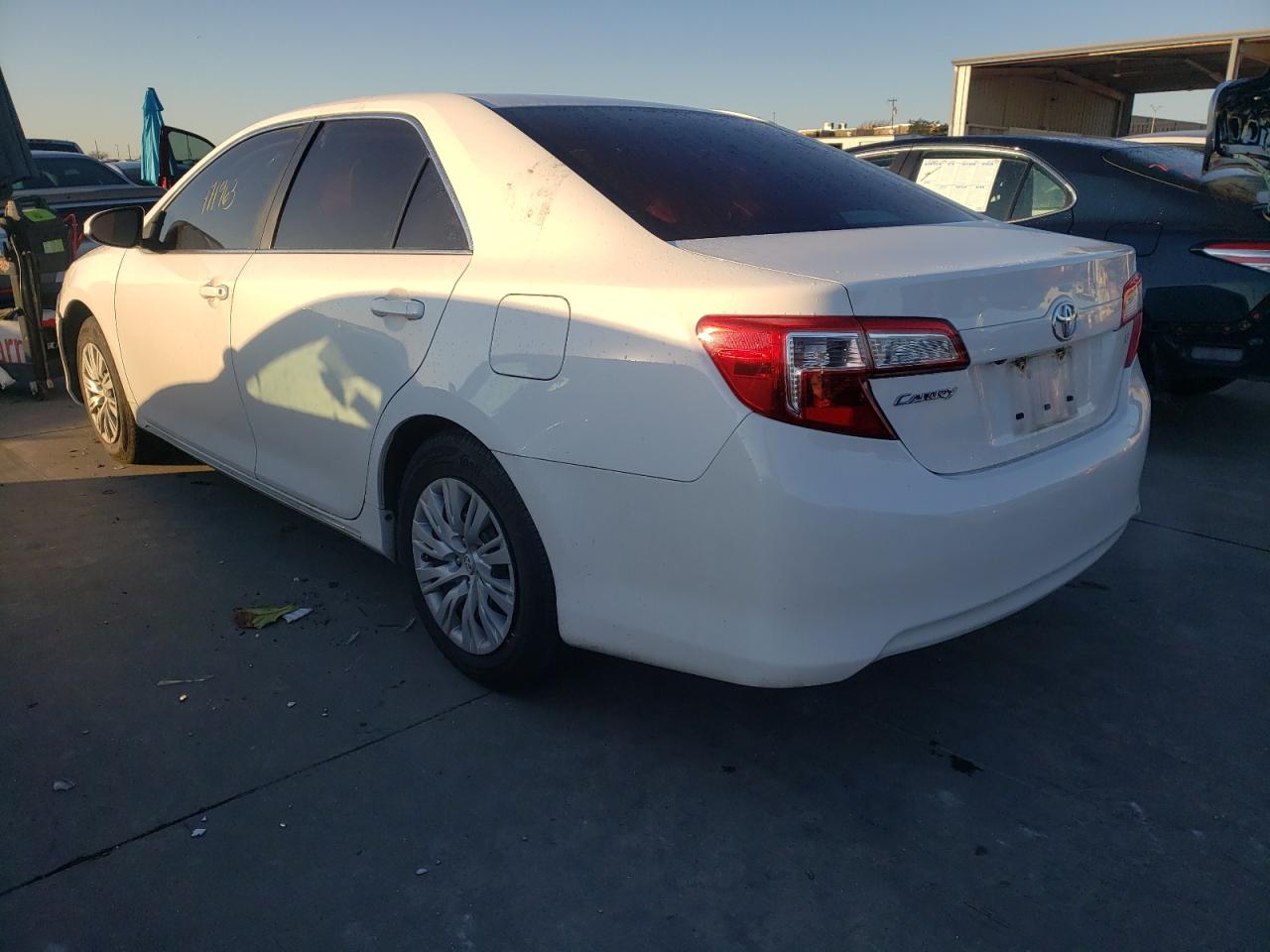 Photo 3 from auction – 2014 TOYOTA CAMRY L with VIN 4T4BF1FK7ER416120
