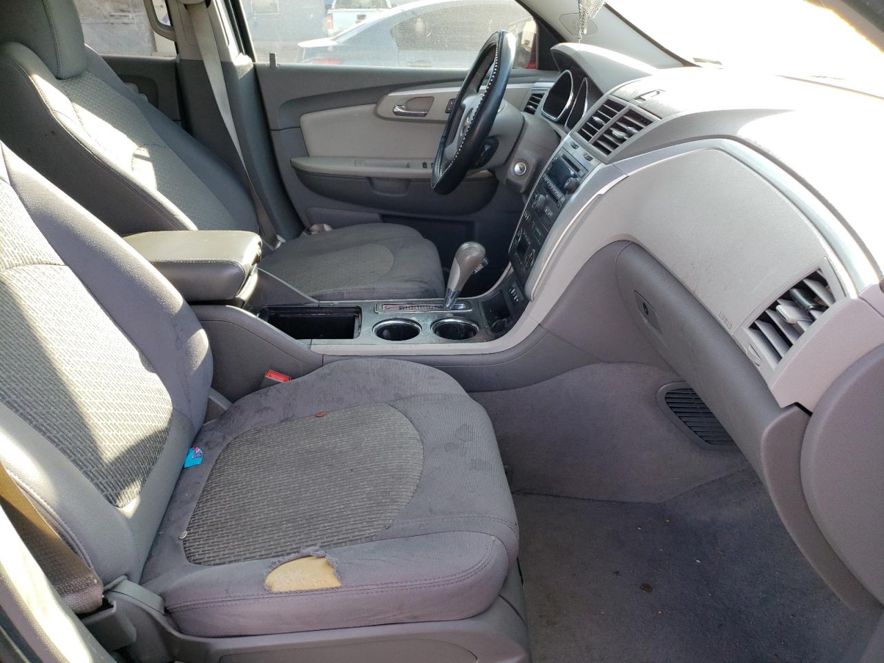 Photo 5 from auction – 2011 CHEVROLET TRAVERSE L with VIN 1GNKRGED7BJ273847