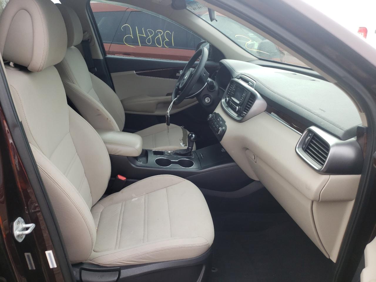 Photo 5 from auction – 2016 KIA SORENTO LX with VIN 5XYPGDA51GG003120