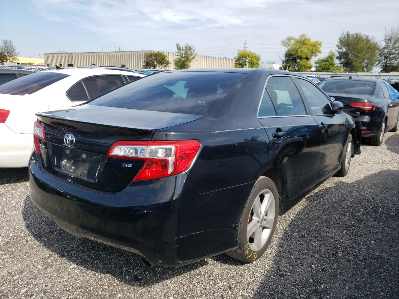 Photo 4 from auction – 2014 TOYOTA CAMRY L with VIN 4T1BF1FK8EU819873