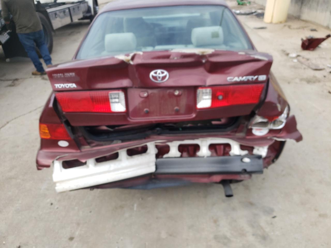 Photo 9 from auction – 2001 TOYOTA CAMRY with VIN 4T1BG22K31U780676