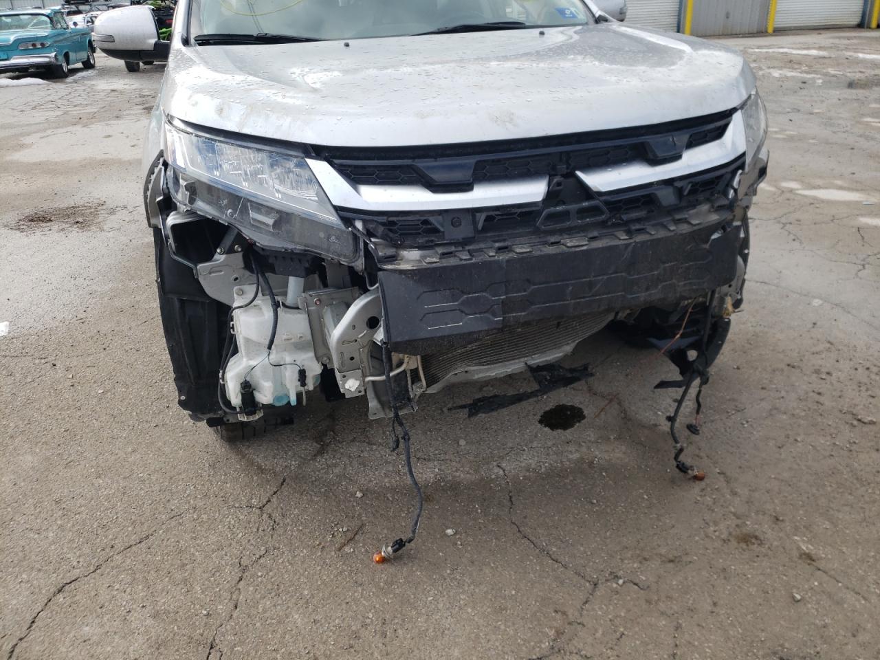 Photo 9 from auction – 2020 MITSUBISHI OUTLANDER with VIN JA4AR3AU6LU015168