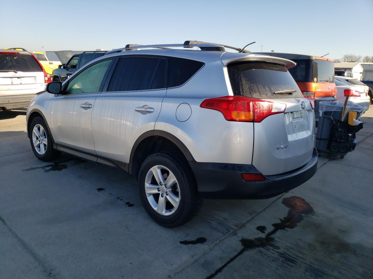 Photo 3 from auction – 2013 TOYOTA RAV4 XLE with VIN JTMRFREV5DD011945