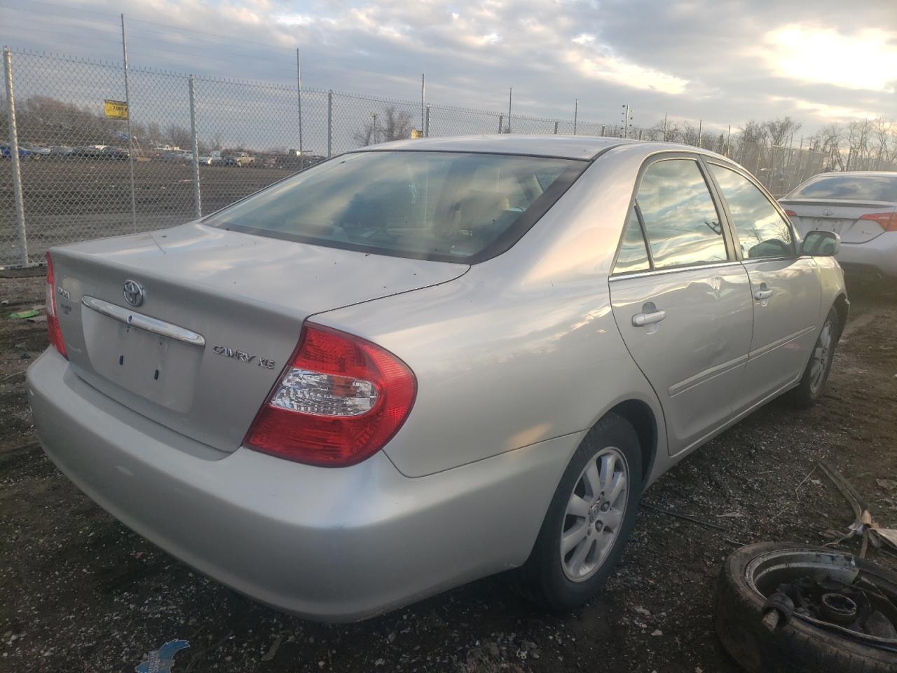 Photo 4 from auction – 2004 TOYOTA CAMRY LE with VIN 4T1BE30K84U313207