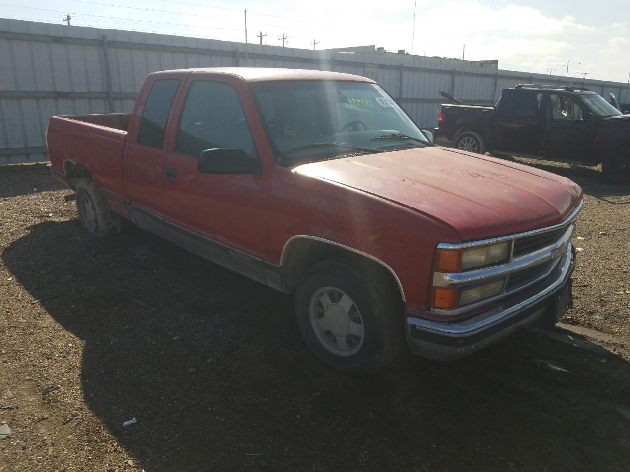 CHEVROLET GMT-400 C1 1997 with VIN 2GCEC19R8V1109743 - Photo from auction