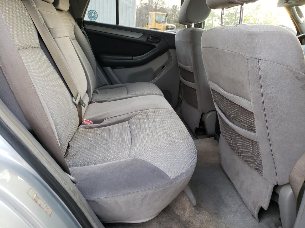 Photo 6 from auction – 2003 TOYOTA 4RUNNER SR with VIN JTEZU14RX38007811
