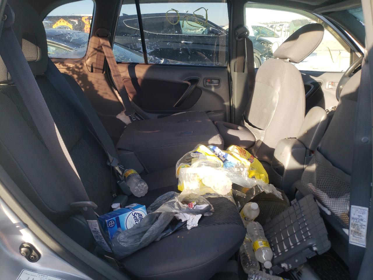 Photo 6 from auction – 2002 TOYOTA RAV4 with VIN JTEHH20V926017989
