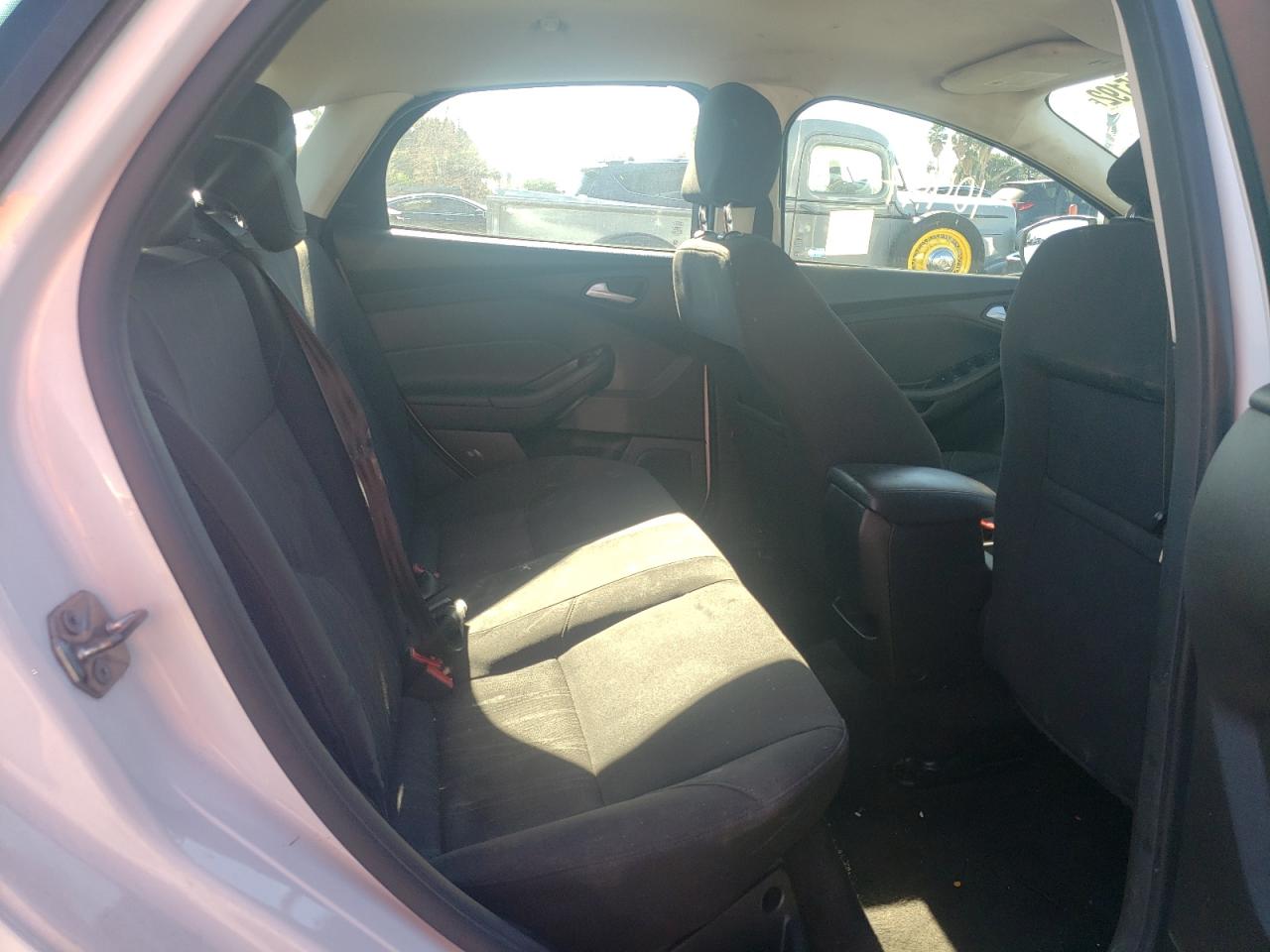 Photo 6 from auction – 2017 FORD FOCUS SE with VIN 1FADP3F27HL308869
