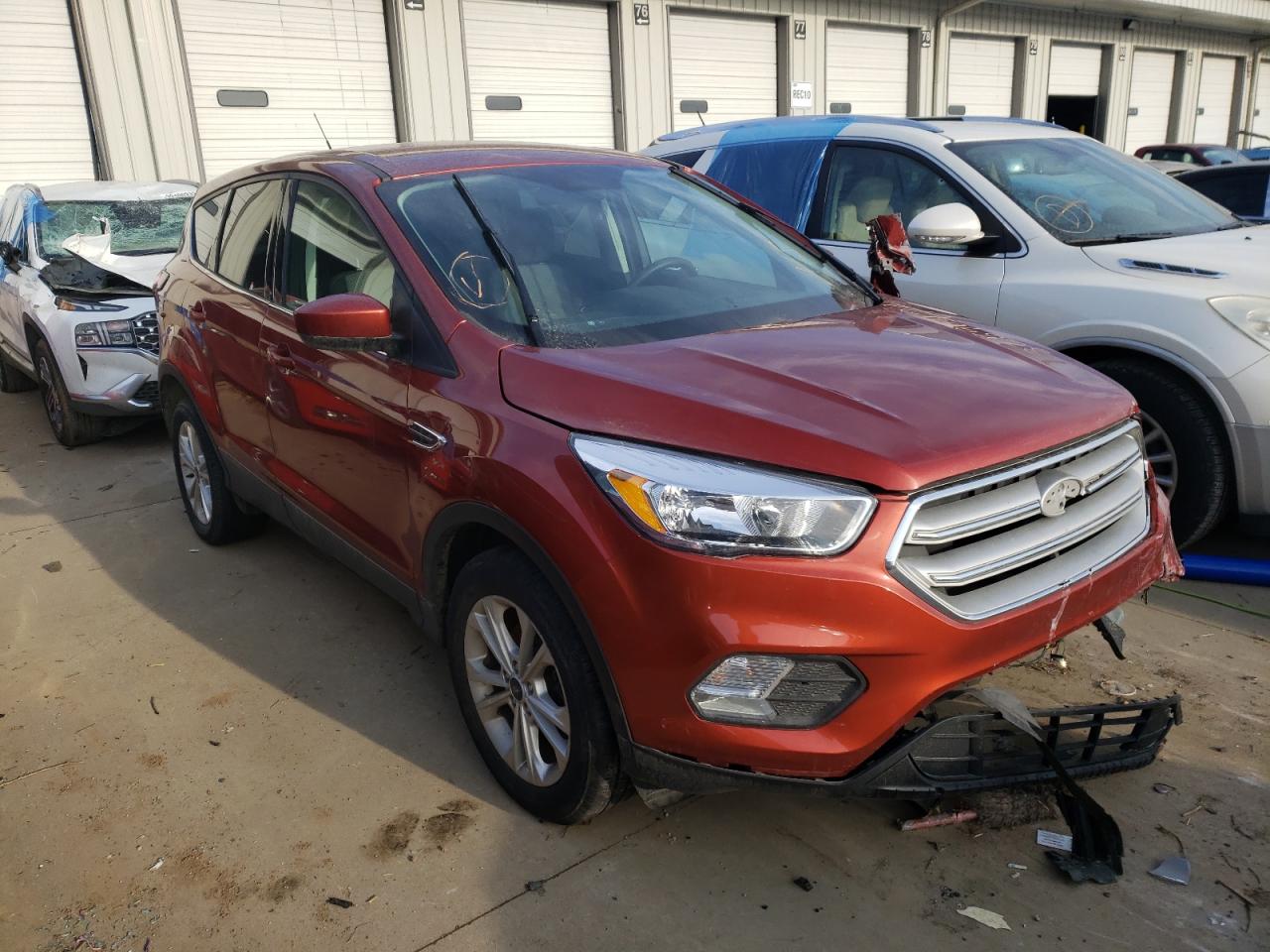 Photo 1 from auction – 2019 FORD ESCAPE SE with VIN 1FMCU0GDXKUB99317