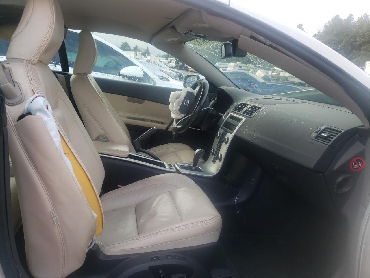 Photo 5 from auction – 2011 VOLVO C70 T5 with VIN YV1672MC0BJ114237
