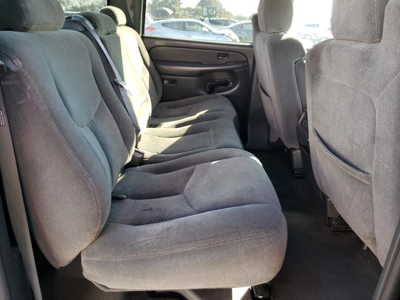 Photo 6 from auction – 2004 CHEVROLET SILVERADO with VIN 2GCEC13T041316713
