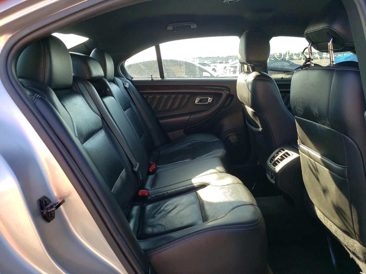 Photo 6 from auction – 2017 FORD TAURUS LIM with VIN 1FAHP2F83HG102411