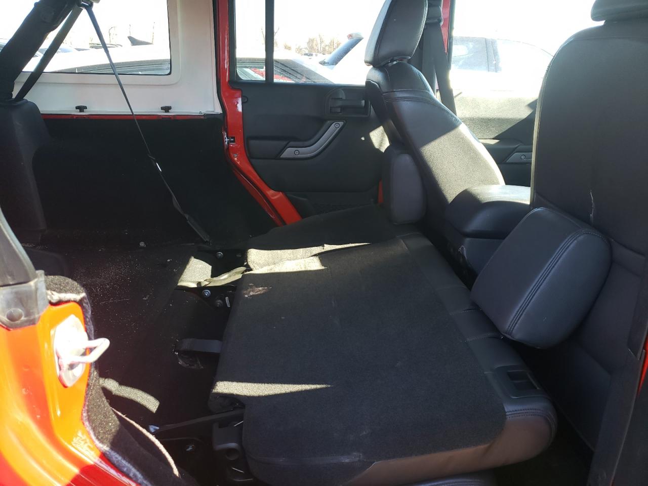Photo 6 from auction – 2015 JEEP WRANGLER U with VIN 1C4BJWDG3FL550526