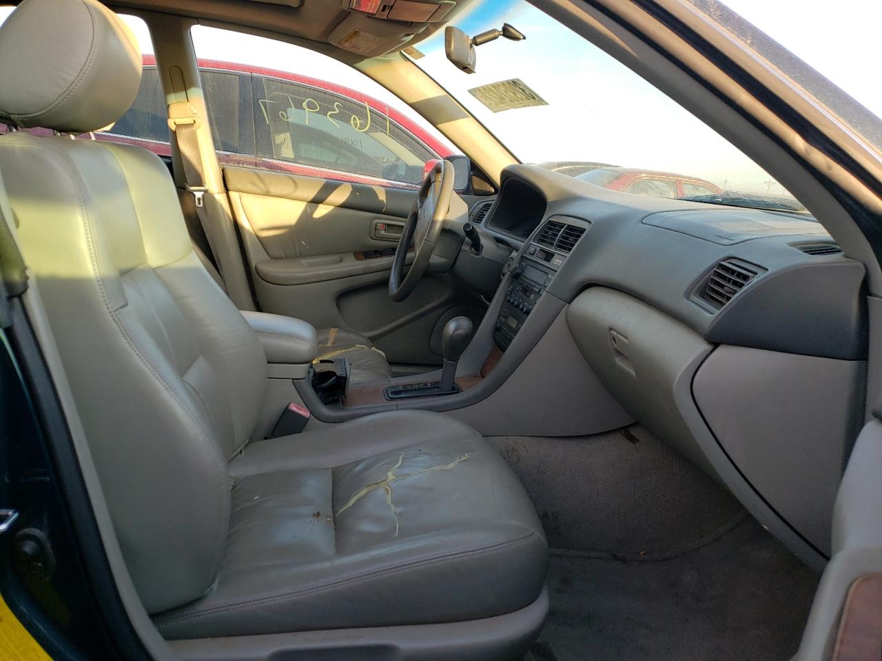 Photo 5 from auction – 1998 LEXUS ES 300 with VIN JT8BF28G9W5032850