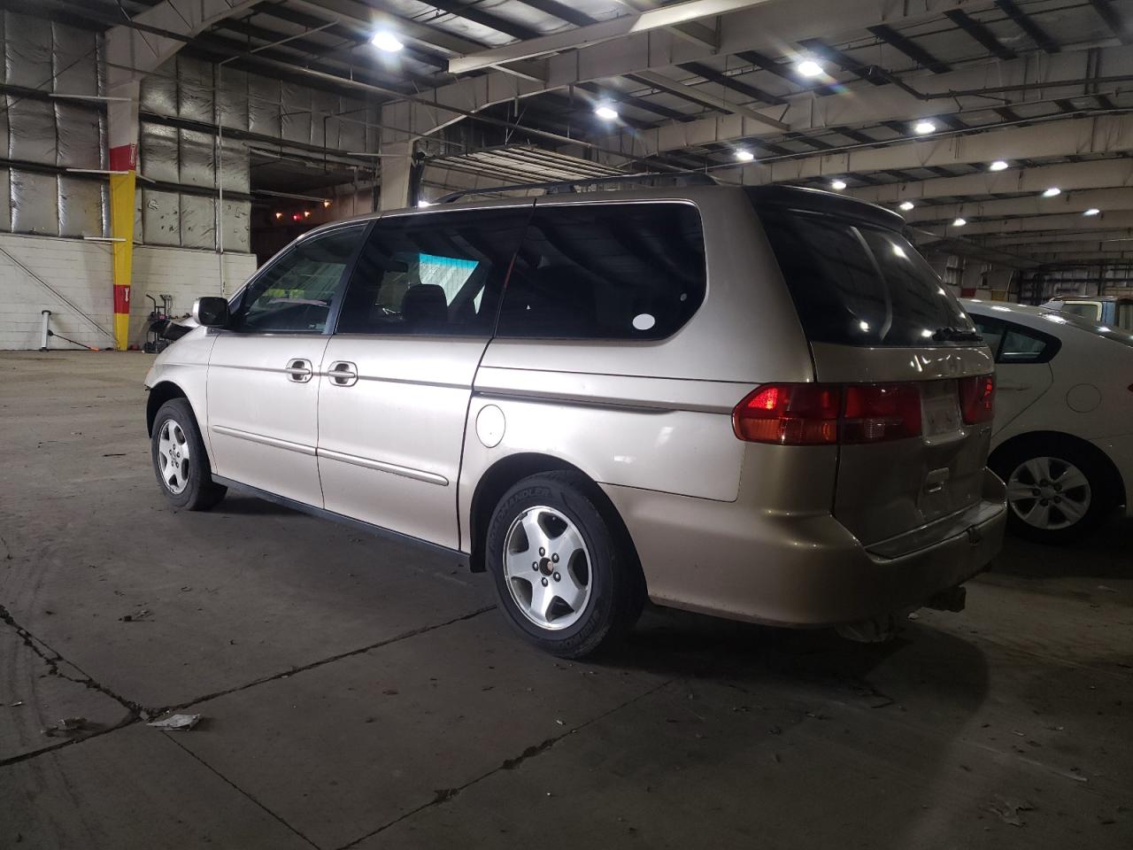 Photo 3 from auction – 2000 HONDA ODYSSEY with VIN 2HKRL1867YH592119