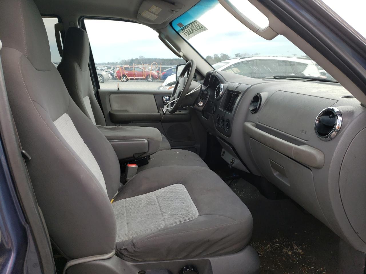 Photo 5 from auction – 2006 FORD EXPEDITION with VIN 1FMPU14566LA46840