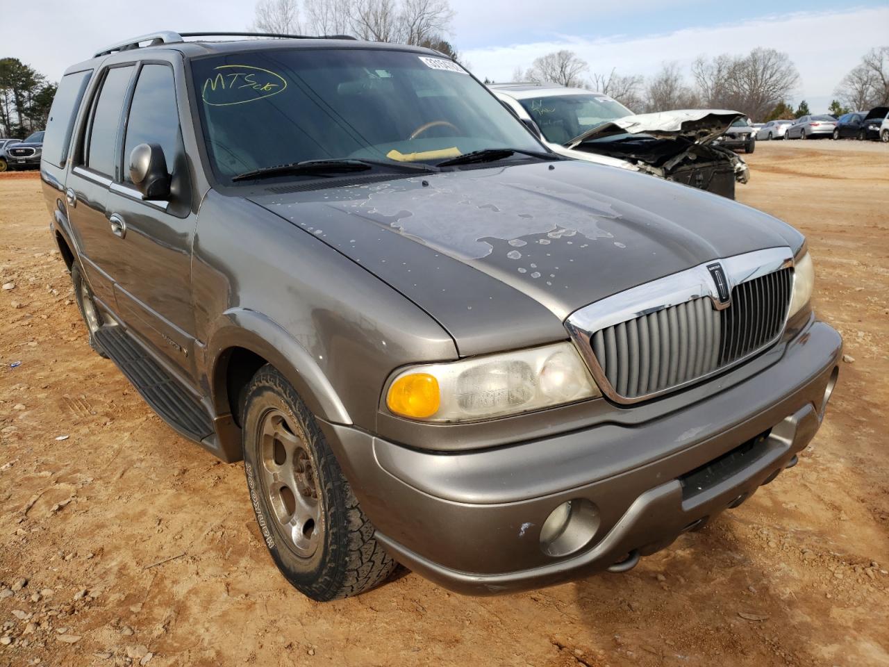 LINCOLN NAVIGATOR 2001 с VIN 5LMFU28A71LJ05652 - Фото с аукциона