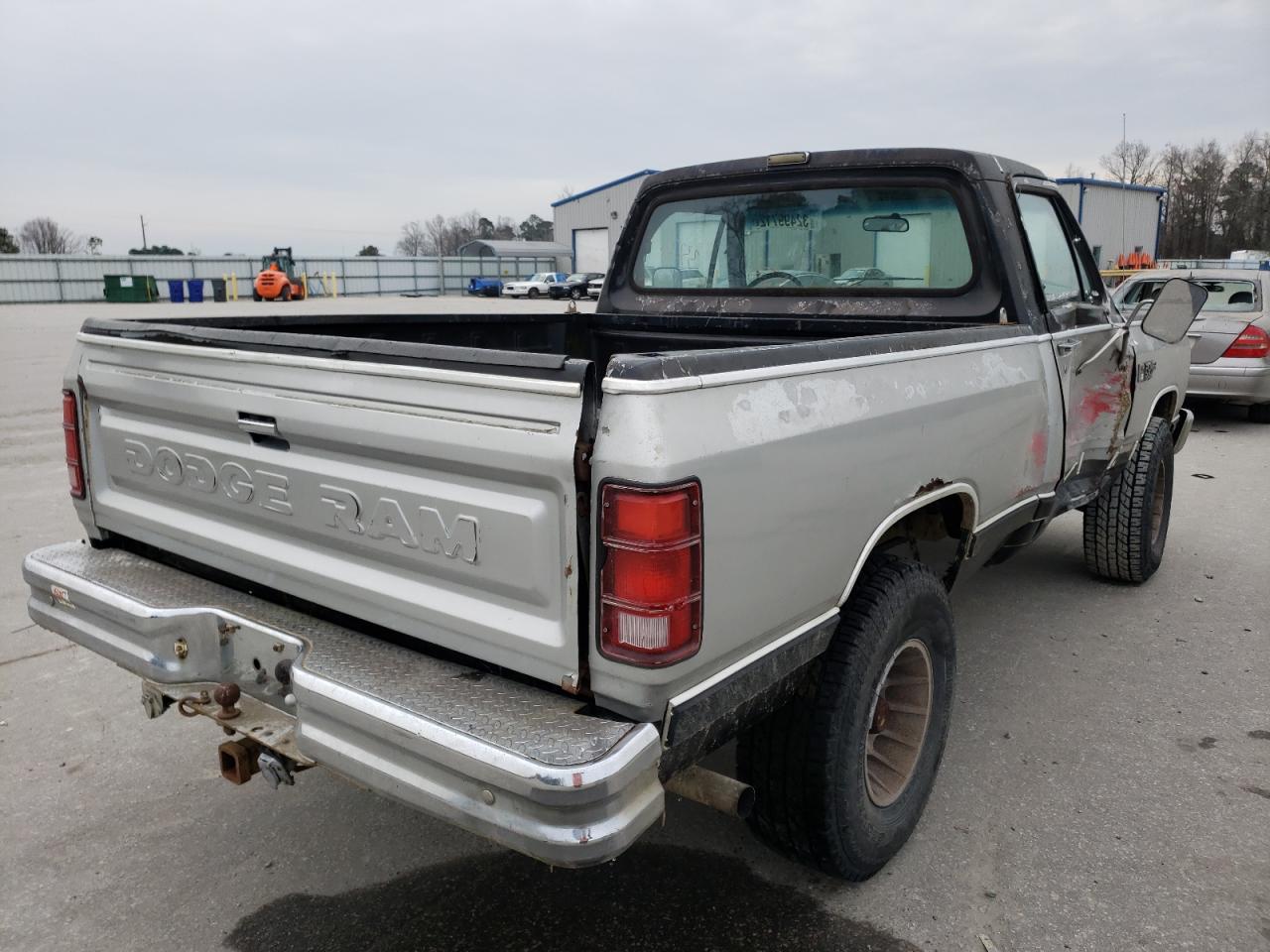Photo 4 from auction – 1987 DODGE W-SERIES W with VIN 1B7HW04T5HS519244