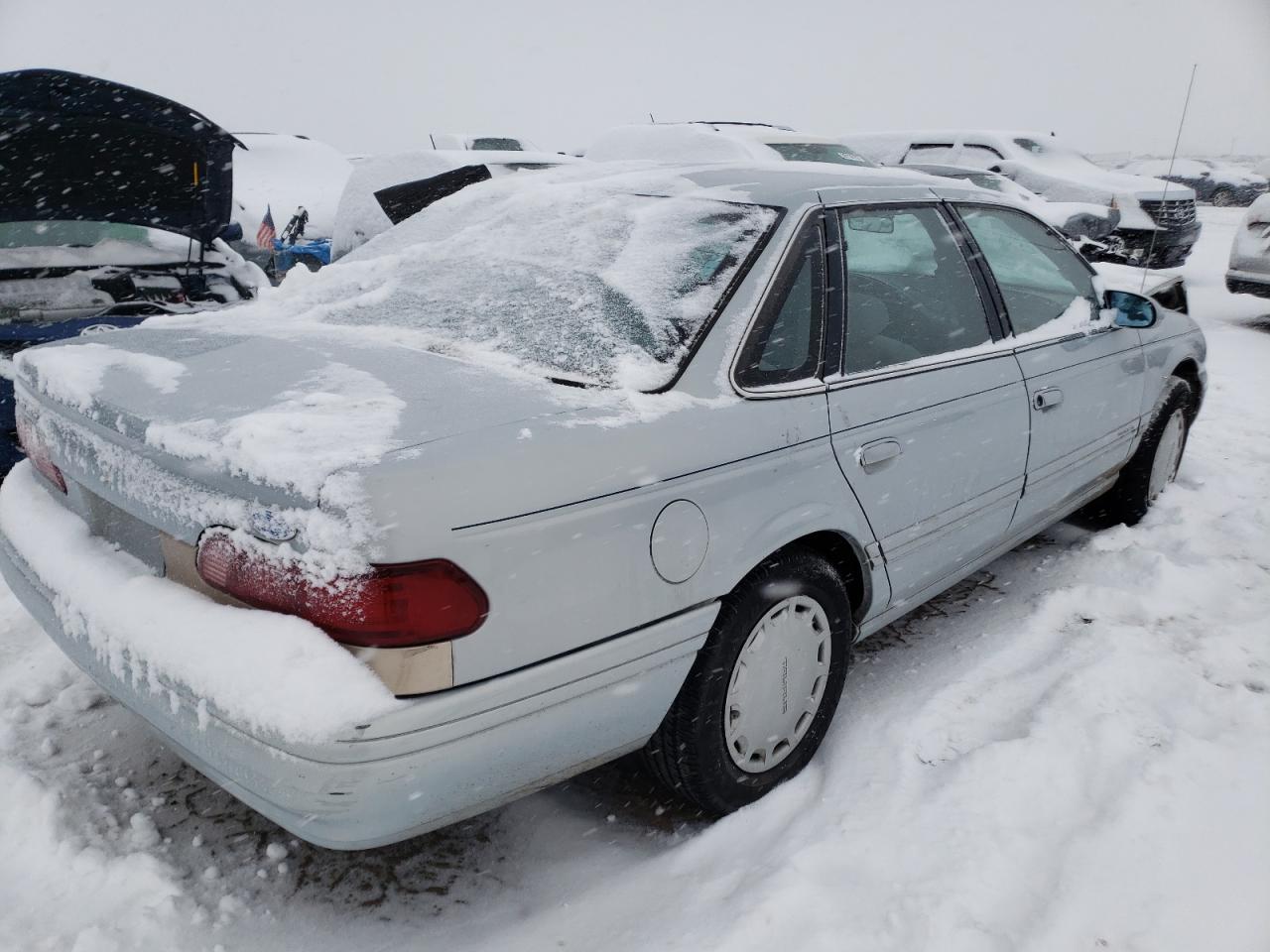 Photo 4 from auction – 1994 FORD TAURUS GL with VIN 1FALP52U7RG130907