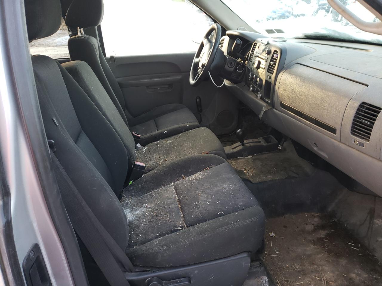 Photo 5 from auction – 2010 CHEVROLET SILVERADO with VIN 1GCSKPEA5AZ208773