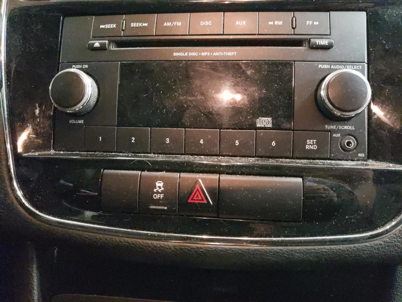 Photo 9 from auction – 2014 CHRYSLER 200 LX with VIN 1C3CCBAB6EN205370