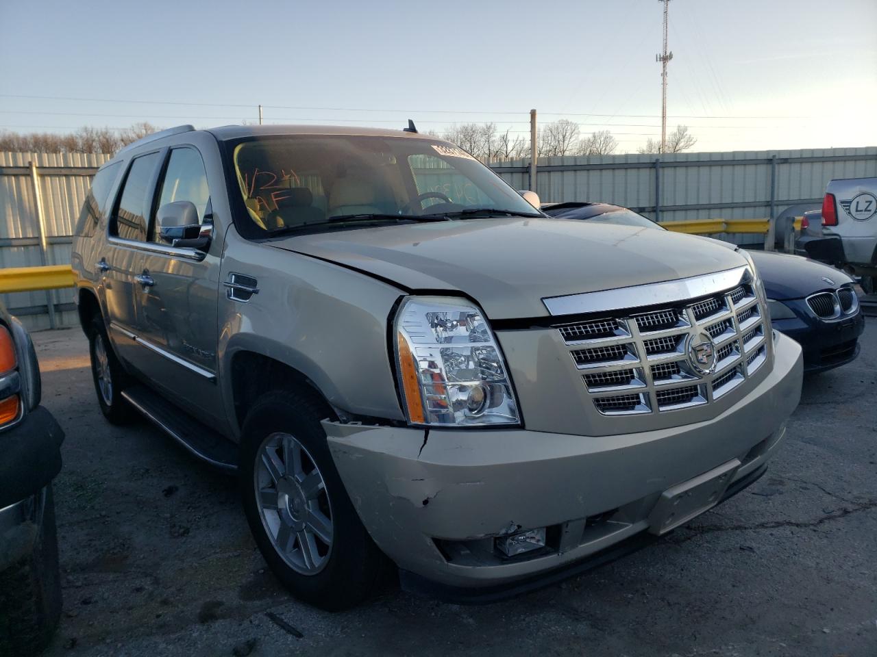 CADILLAC ESCALADE L 2008 with VIN 1GYFK63828R165607 - Photo from auction